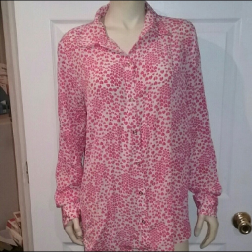 C Wonder 100% Silk heart top w/ gold buttons. EUC.